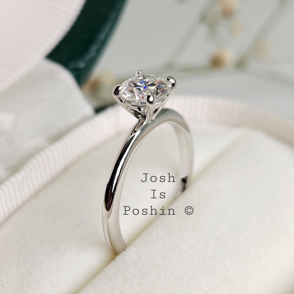 1CTW Moissanite solitaire engagement ring in sterling silver